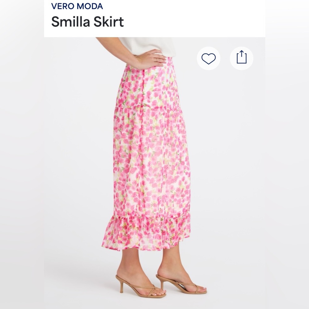 Smilla skirt

Floral pattern 

Size L

New w/ tags